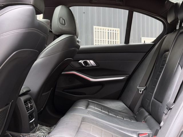 BMW 330  第10張相片