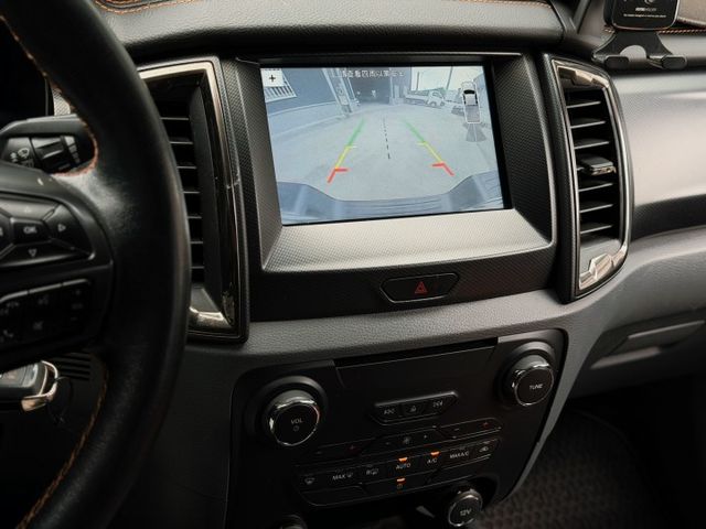 不是買車，是買一台可以橫著走的Ranger。工地能打，夜生活也能帥，這台才叫皮卡~~~  第11張相片