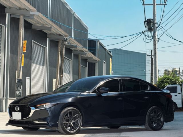 改裝輪框、全車犀牛皮、最頂級有BOSE音響  第1張相片