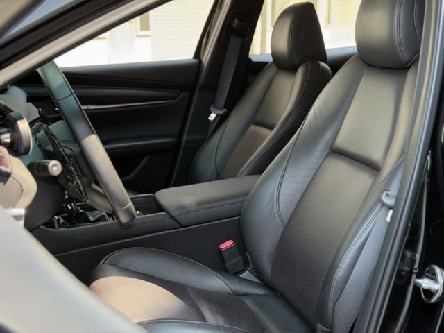 改裝輪框、全車犀牛皮、最頂級有BOSE音響  第9張相片