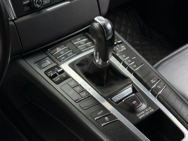 保時捷不是夢，是你差一個決定，這台不是代步車，是你生活的質感。  第14張相片