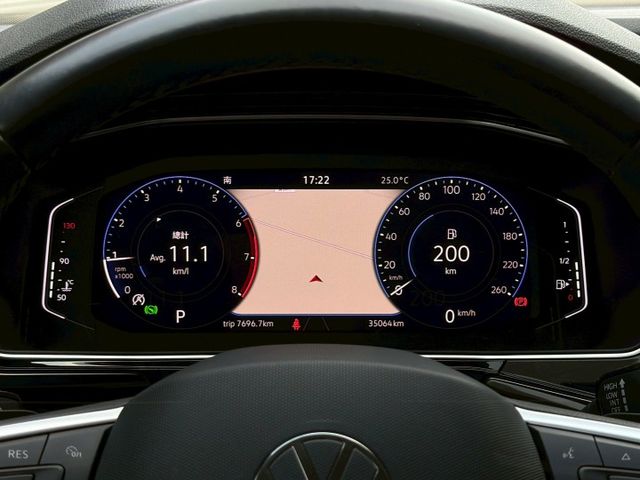 幾乎新車等級，這台T-Cross直接省一大筆，小台好開又有料，這台很多人一看就下手~!  第3張相片