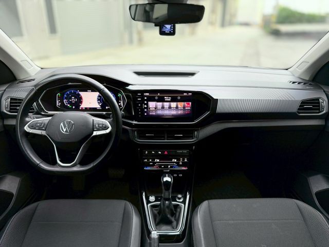 幾乎新車等級，這台T-Cross直接省一大筆，小台好開又有料，這台很多人一看就下手~!  第5張相片