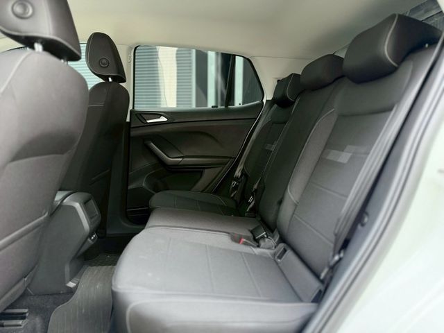 幾乎新車等級，這台T-Cross直接省一大筆，小台好開又有料，這台很多人一看就下手~!  第9張相片