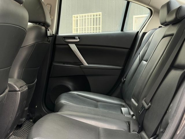 原鈑五萬里程，這台錯過真的沒了! 不是便宜，是太划算，同年份最頂車況，不服來看~~!!  第9張相片