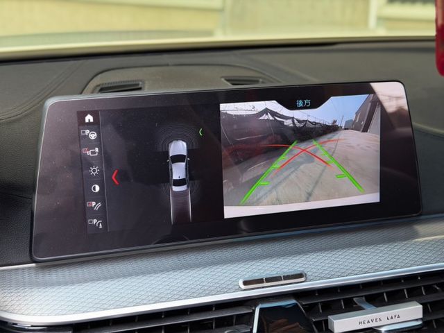 白色暴力紳士，該有的質感一樣不少~!!  第6張相片