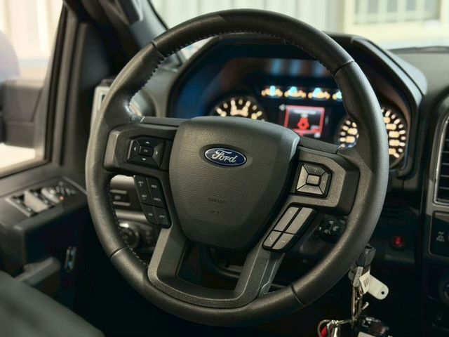 一台能上山下海的猛獸 2018 F-150 等你帶走~!  第8張相片