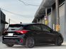 「懂開的，才會找 Lommel，紅卡鉗＋B&O＋賽道懸吊，這台不是一般 Focus。」  第2張縮圖