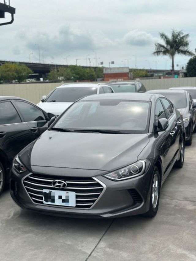 2018 Elantra 悍動 原鈑件 跑9.8萬  第1張相片
