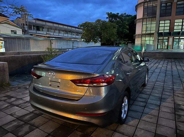 2018 Elantra 悍動 原鈑件 跑9.8萬  第2張相片