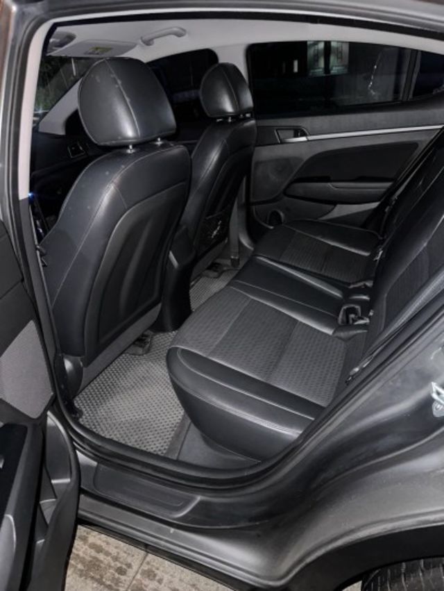 2018 Elantra 悍動 原鈑件 跑9.8萬  第4張相片