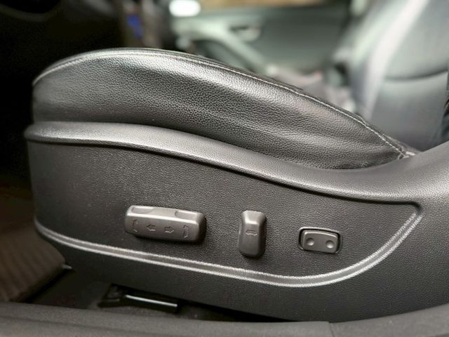 頂級旗艦版｜電動天窗、恆溫、定速｜全車原廠鈑件  第10張相片