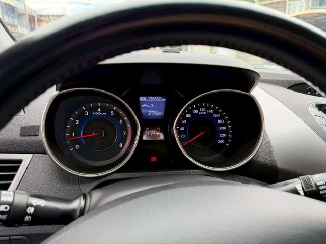 頂級旗艦版｜電動天窗、恆溫、定速｜全車原廠鈑件  第13張相片