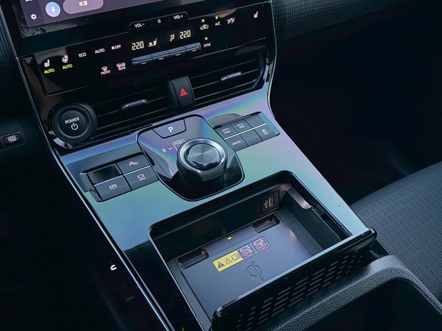 一手車，原廠360環景．無線充電  第12張相片