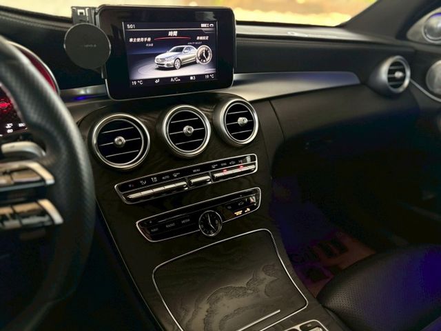 AMG，Ｐ1，柏林音響、蝴蝶方向盤、氣氛燈、紅色卡鉗，實車超美、里程保證  第10張相片