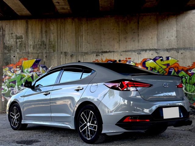 限量300台 Elantra sport 極速終極版 限定車色“冶煉灰“ 原鈑件  第3張相片