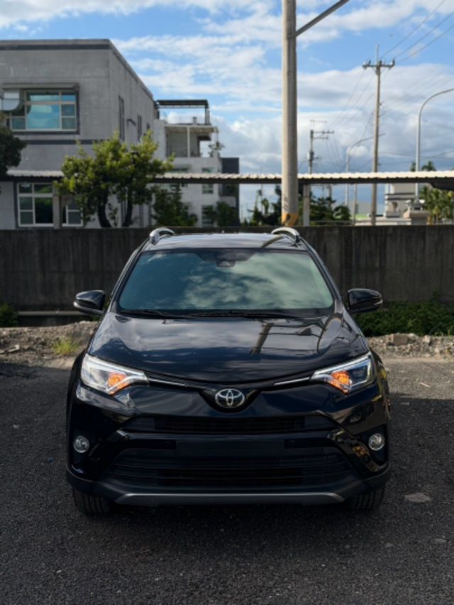 原鈑件 日本進口 車況優 尊爵版  第2張相片