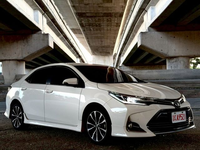 Altis X 版 全車原廠空力套件、燻黑燈組  第1張相片