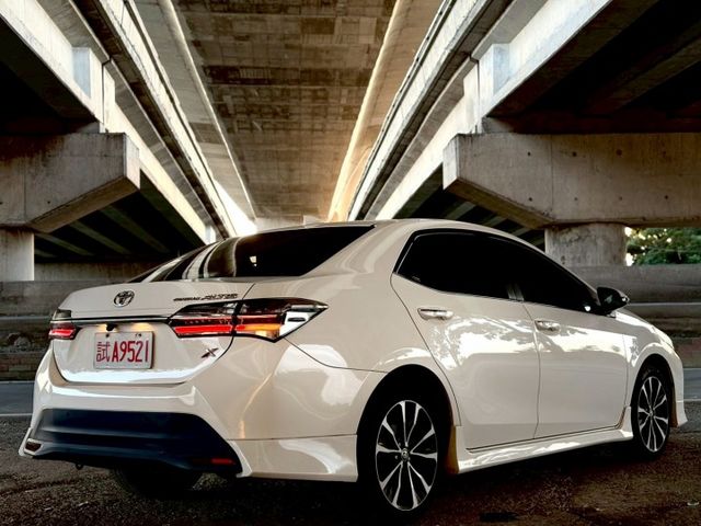 Altis X 版 全車原廠空力套件、燻黑燈組  第3張相片