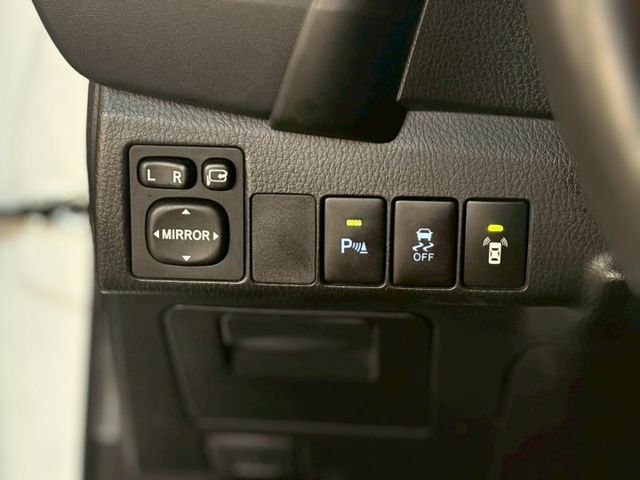 Altis X 版 全車原廠空力套件、燻黑燈組  第12張相片