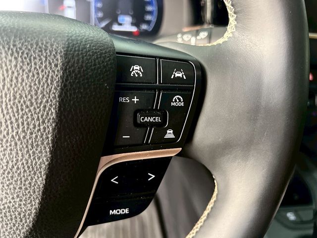 TOYOTA豐田 CROWN  第11張相片