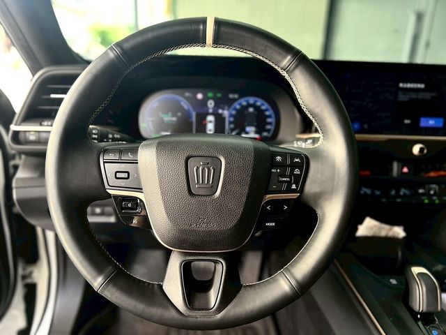 TOYOTA豐田 CROWN  第13張相片