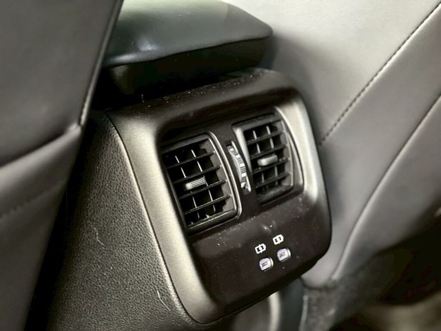 TOYOTA豐田 CROWN  第16張相片
