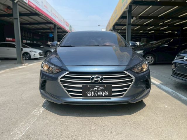 HYUNDAI現代 ELANTRA  第3張相片