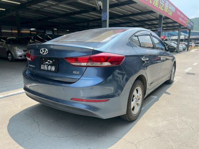 HYUNDAI現代 ELANTRA  第5張相片
