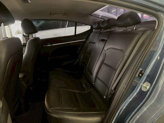 HYUNDAI現代 ELANTRA  第12張相片