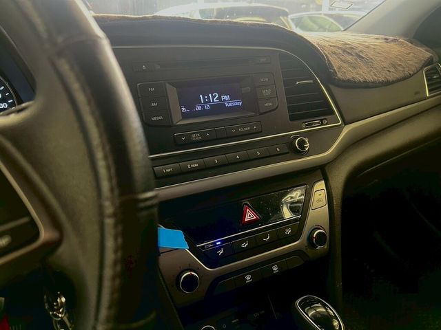 HYUNDAI現代 ELANTRA  第13張相片