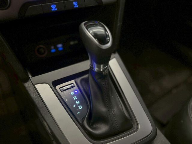 HYUNDAI現代 ELANTRA  第14張相片
