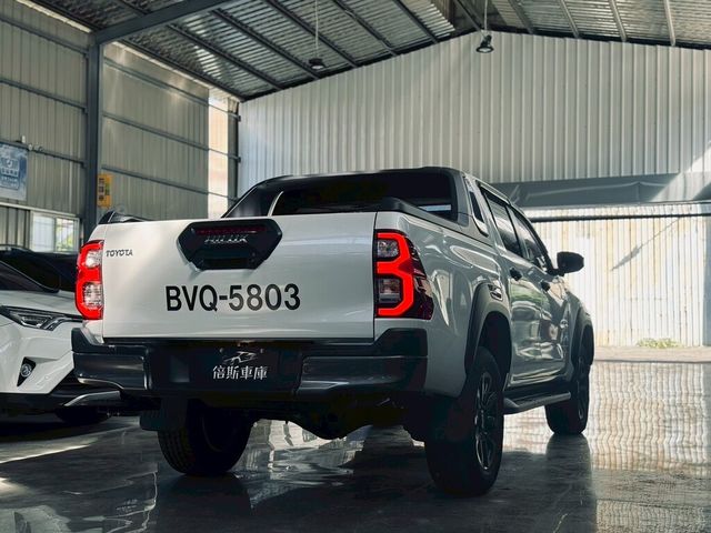 TOYOTA豐田 HILUX  第4張相片