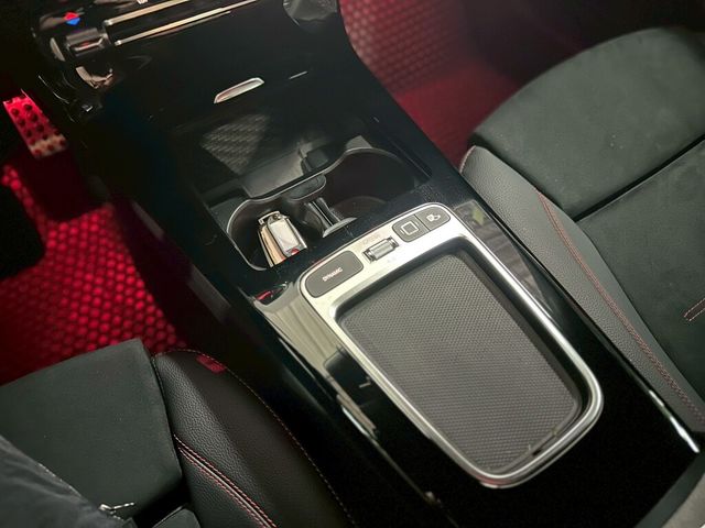 M-BENZ賓士 A180  第17張相片