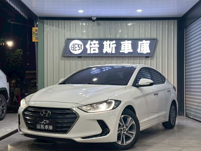 HYUNDAI現代 ELANTRA  第3張相片