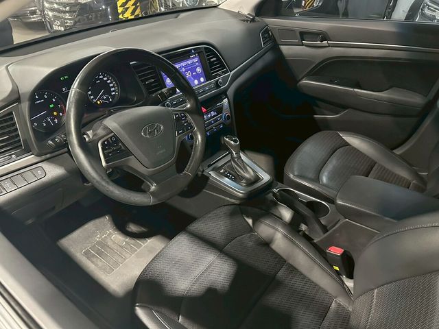 HYUNDAI現代 ELANTRA  第8張相片
