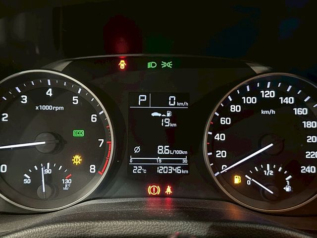 HYUNDAI現代 ELANTRA  第11張相片