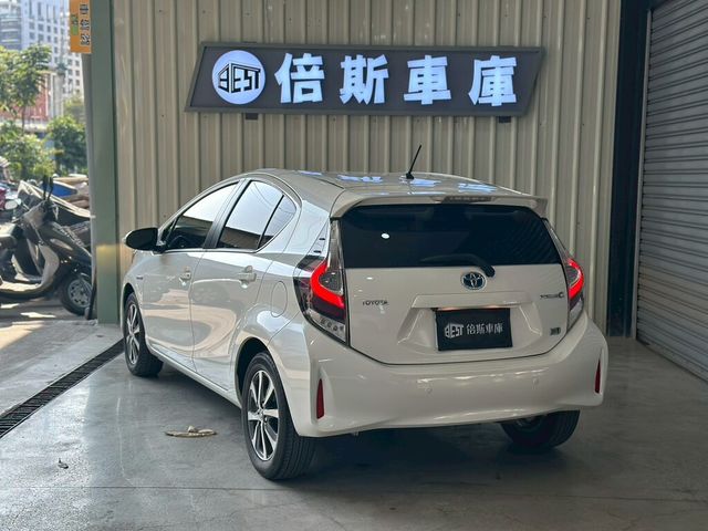 TOYOTA豐田 PRIUS C  第6張相片