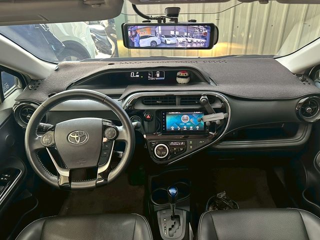 TOYOTA豐田 PRIUS C  第9張相片