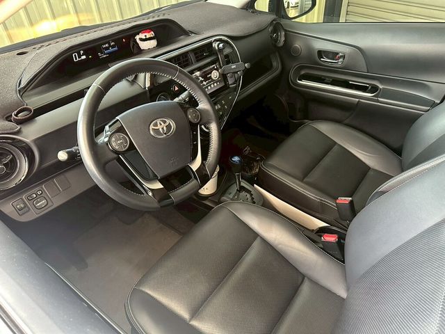 TOYOTA豐田 PRIUS C  第14張相片