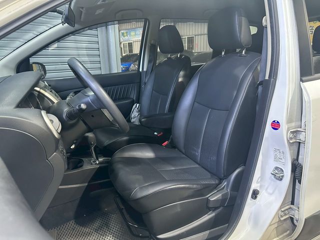 NISSAN日產 LIVINA  第8張相片