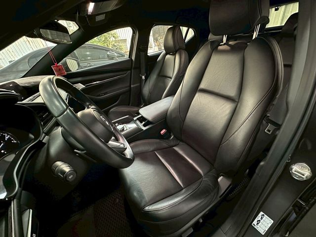 MAZDA馬自達 MAZDA 3  第13張相片