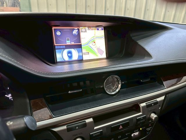 LEXUS凌志 ES300H  第9張相片