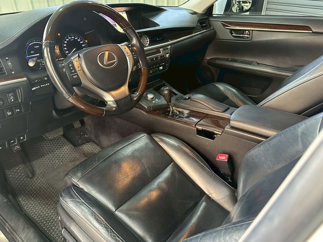 LEXUS凌志 ES300H  第11張相片