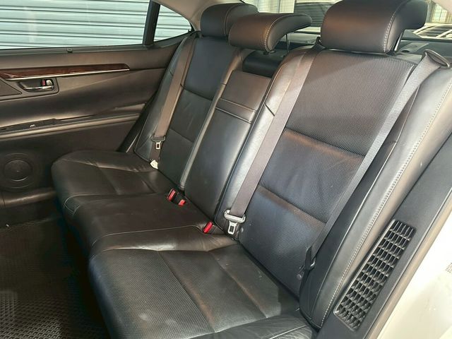 LEXUS凌志 ES300H  第13張相片