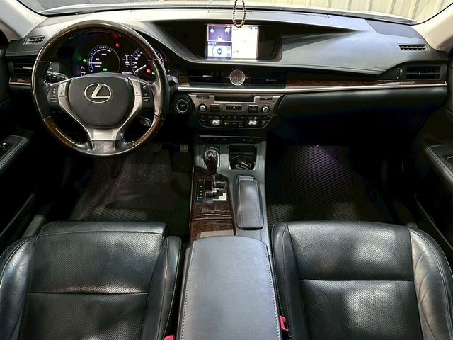 LEXUS凌志 ES300H  第14張相片