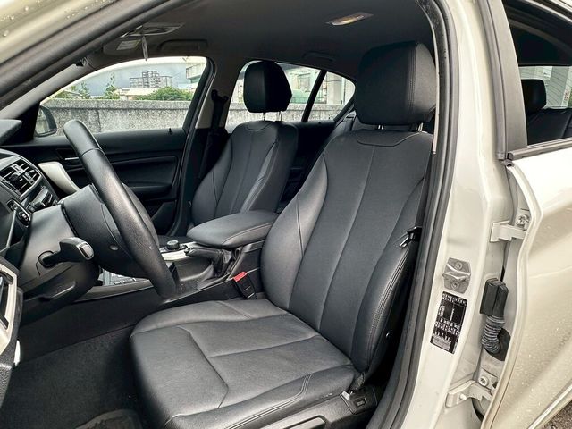 BMW寶馬 118I  第9張相片