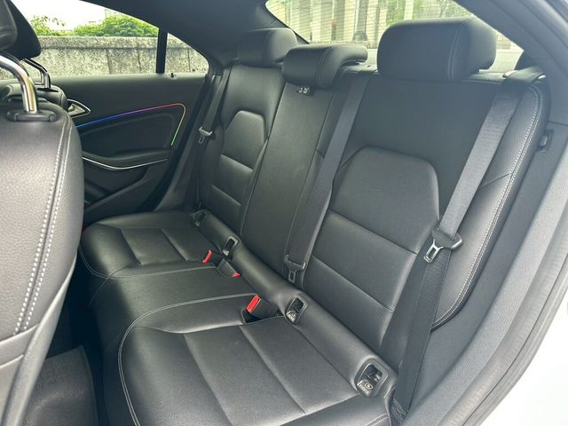 M-BENZ賓士 CLA200  第8張相片