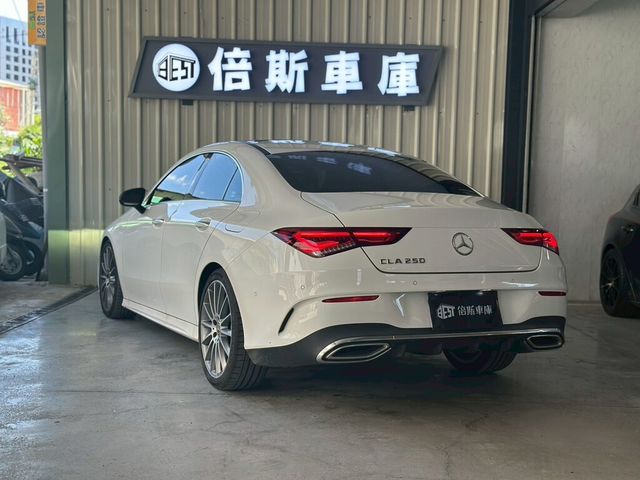 M-BENZ賓士 CLA250  第5張相片