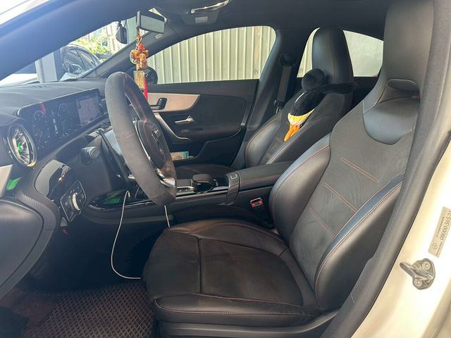 M-BENZ賓士 CLA250  第10張相片